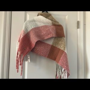 NWT Express plaid blanket scarf